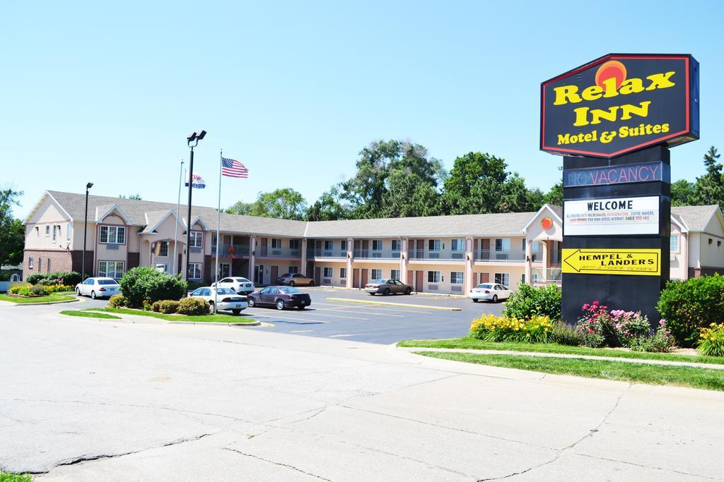 Relax Inn Motel And Suites Omaha Exterior photo