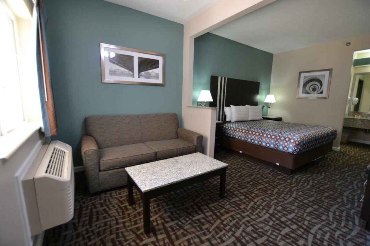 Relax Inn Motel And Suites Omaha Exterior photo
