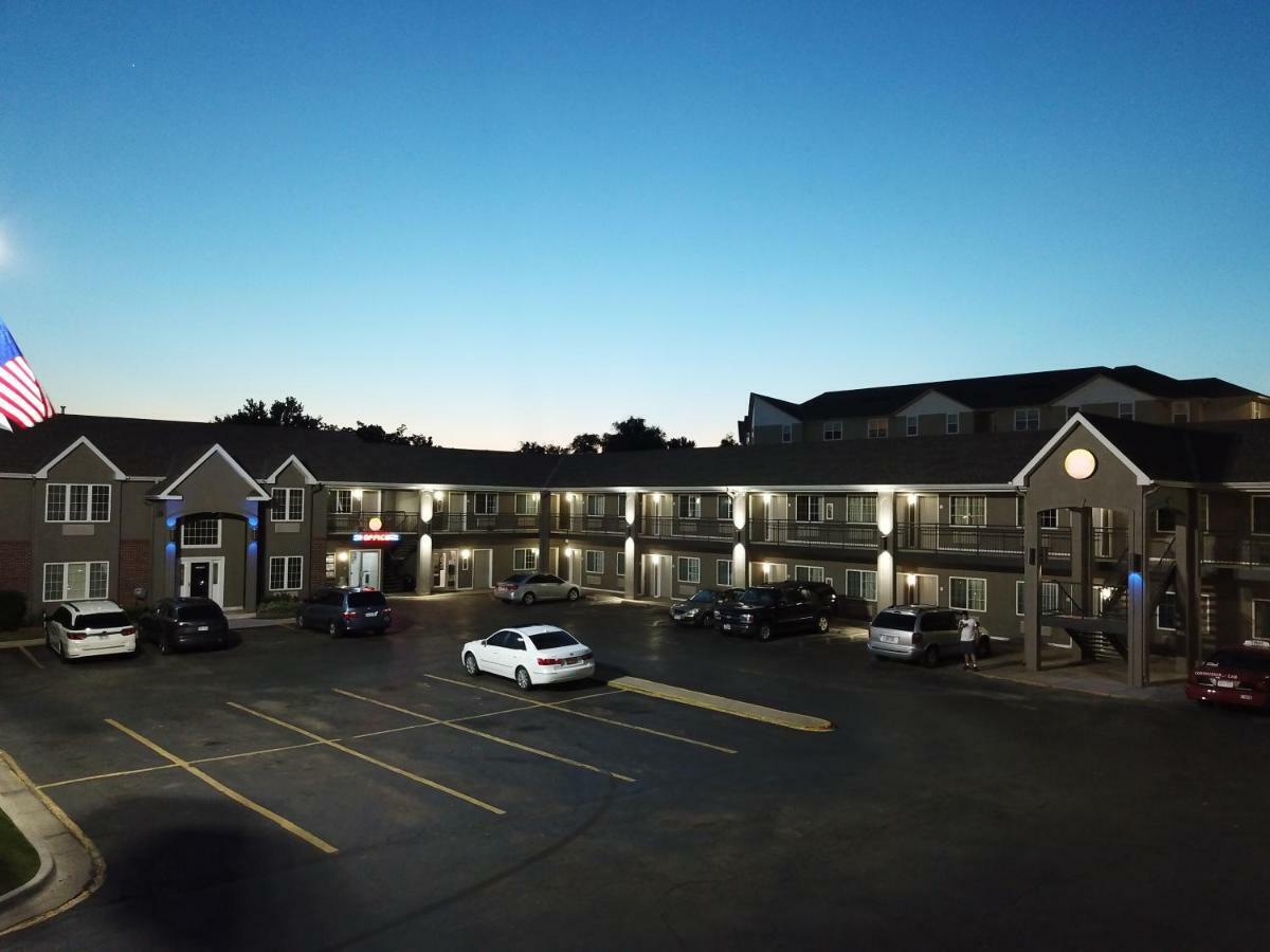 Relax Inn Motel And Suites Omaha Exterior photo