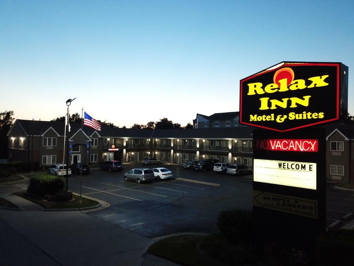 Relax Inn Motel And Suites Omaha Exterior photo